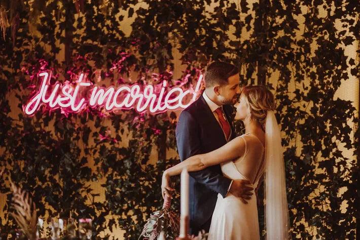 How to Offer the Best Welcome: How to Decorate Welcome Signs at a Wedding with Neons - Zone Neon